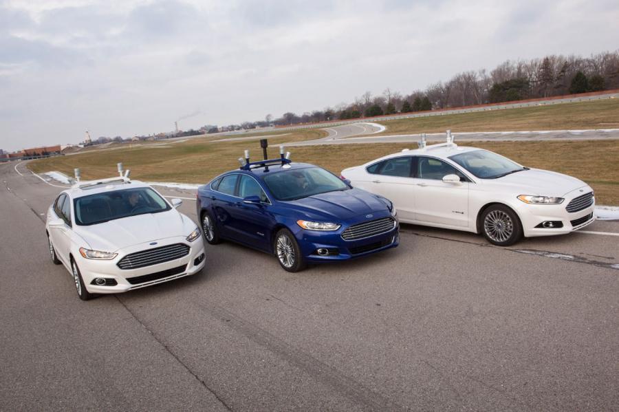  Ford Fusion Hybrid Automated Research Vehicle 2014 года  (фото 4 из 7)